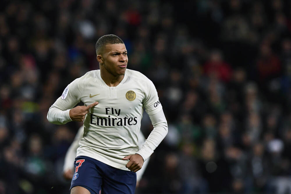 🏝️C罗宣布购置两套豪华岛上别墅，仅能乘游艇和水上飞机抵达